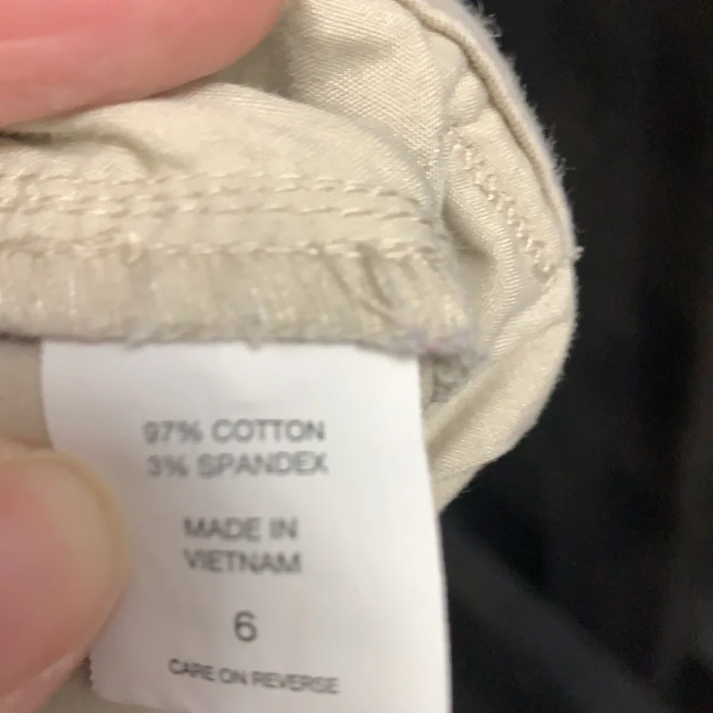 NEW York & Company tan shorts